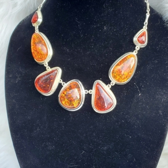 Faux‎ Amber Necklace - Picture 1 of 8